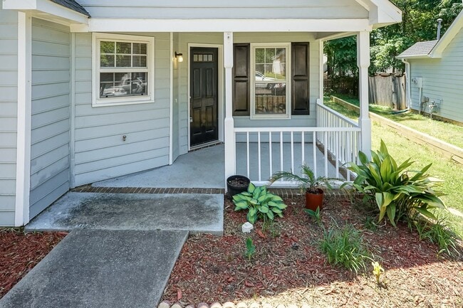 Building Photo - 3 Bedroom Home in the Heart of Cary