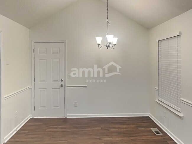 Building Photo - 2219 Brick Way