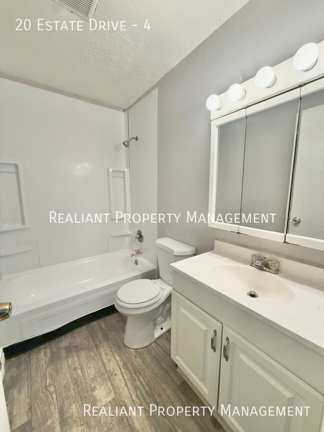 Building Photo - 20 Estate Dr