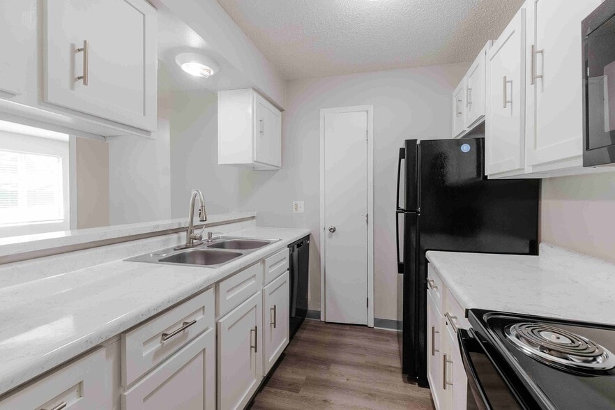 Primary Photo - Hamlet Apartments