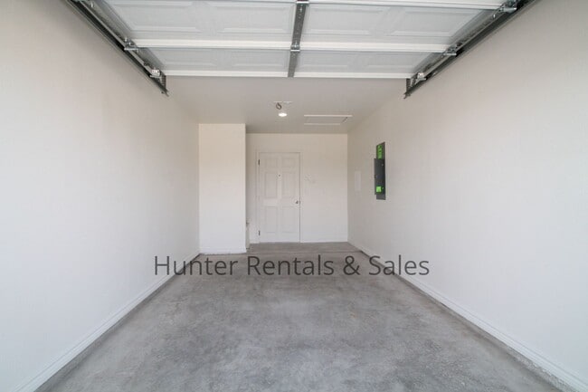Building Photo - Modern Newer Duplex off Warrior's Path in Harker Heights