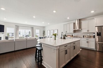 Building Photo - Luxury 3BD/2.5BA Townhome in Exton!