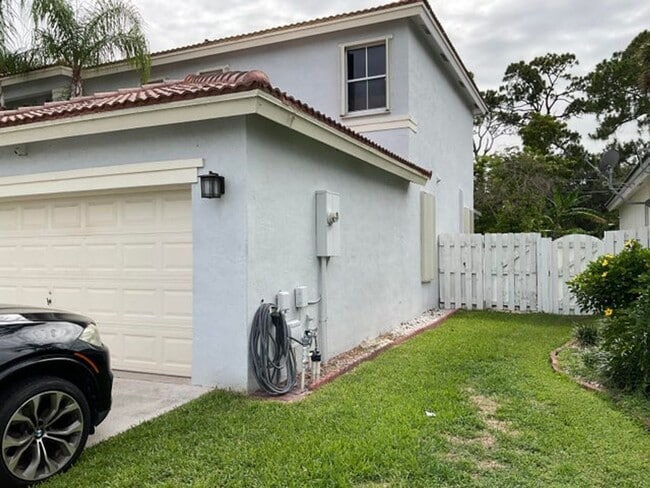 Building Photo - 6566 Spring Meadow Dr