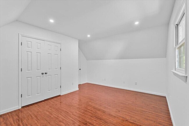 Building Photo - 120 Arcaro Dr