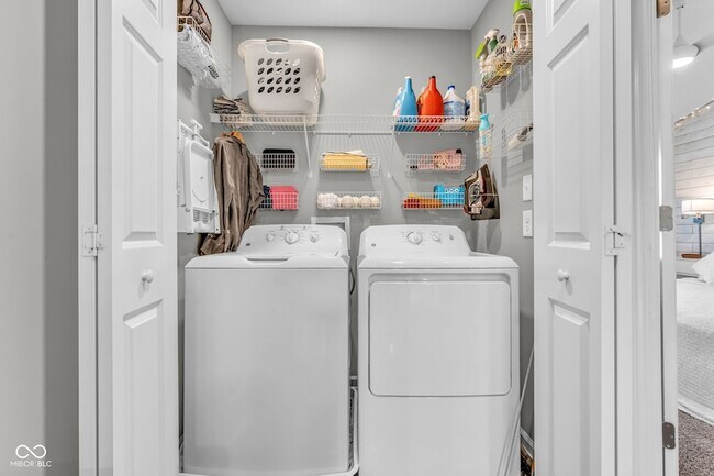 Building Photo - 315 Steeples Blvd