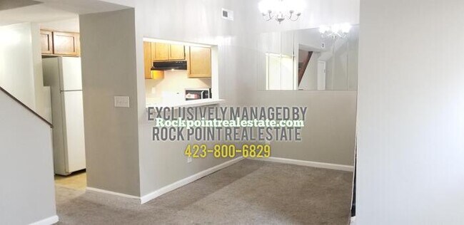 Building Photo - Great Townhome in Hixson!