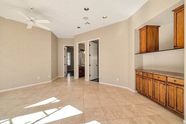 Building Photo - Stunning 4-bedroom, 3-bathroom home located in the desirable Scottsdale, AZ with a Casita! *RENT ...