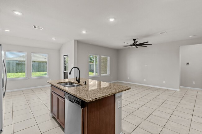 Building Photo - 2218 Levant Ln