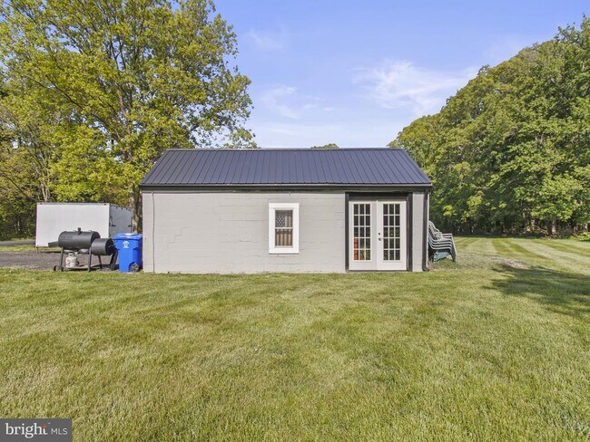 Building Photo - 9505 Lomax Rd