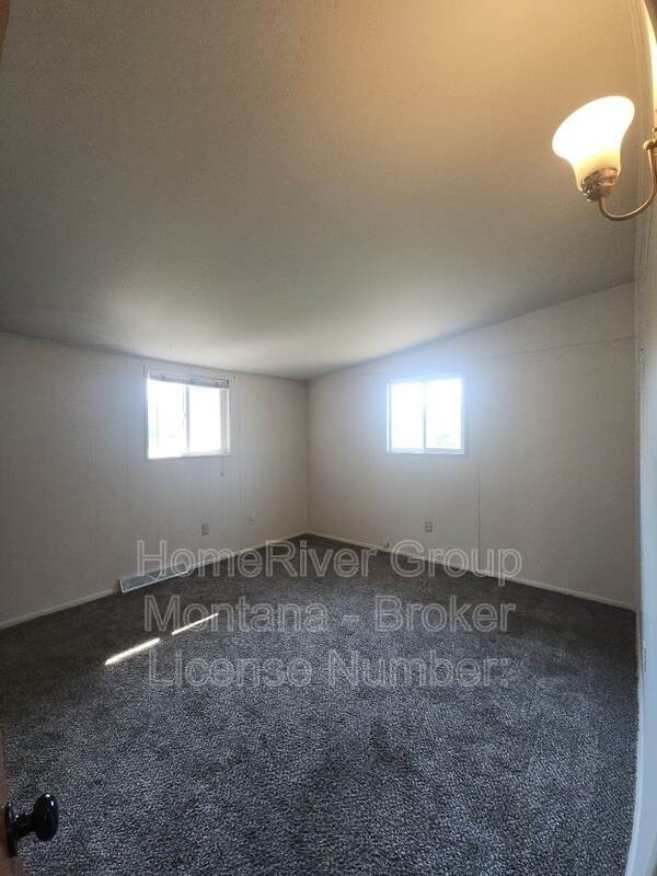 Building Photo - 1809 Defoe St