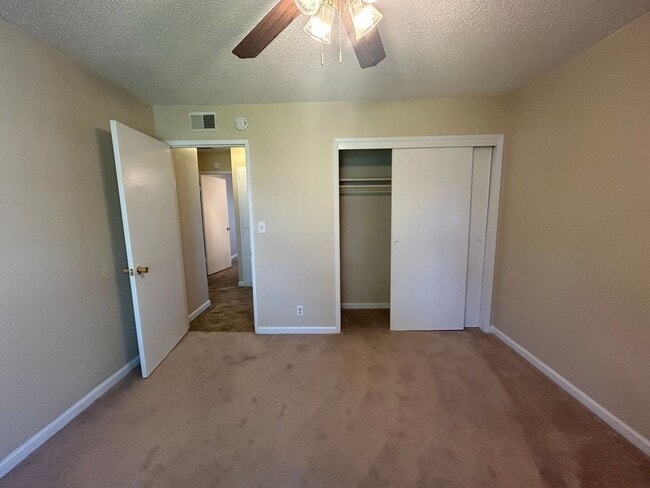 Building Photo - 670 Northwood Dr