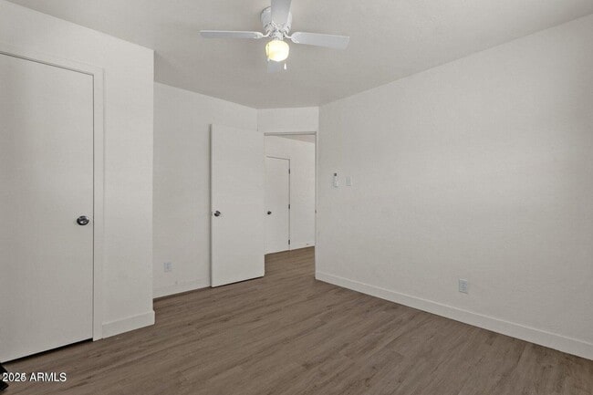 Building Photo - 325 N 18th Dr