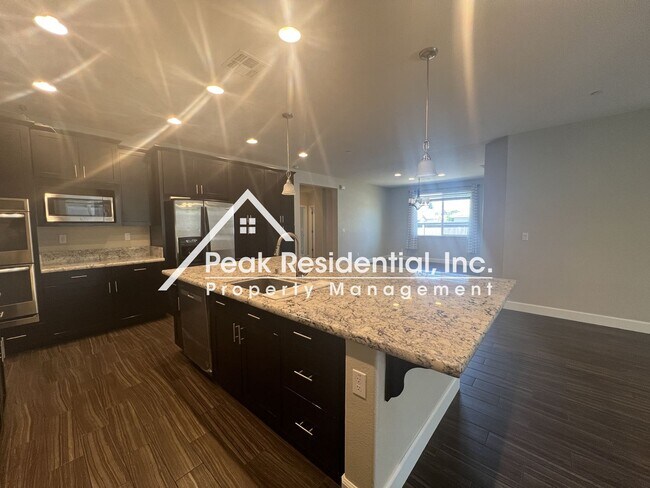 Building Photo - Spacious 4bd/3ba Elk Grove Home!