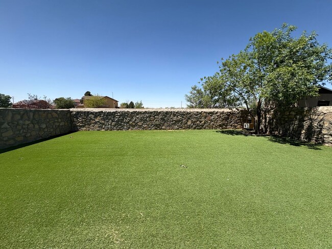 Building Photo - Home for rent in Socorro