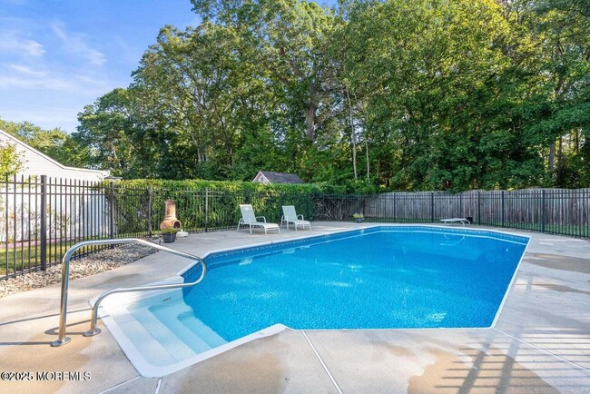 Building Photo - 23 Barbara Ln