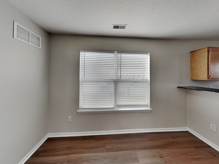 Building Photo - 4322 Village Bend Dr