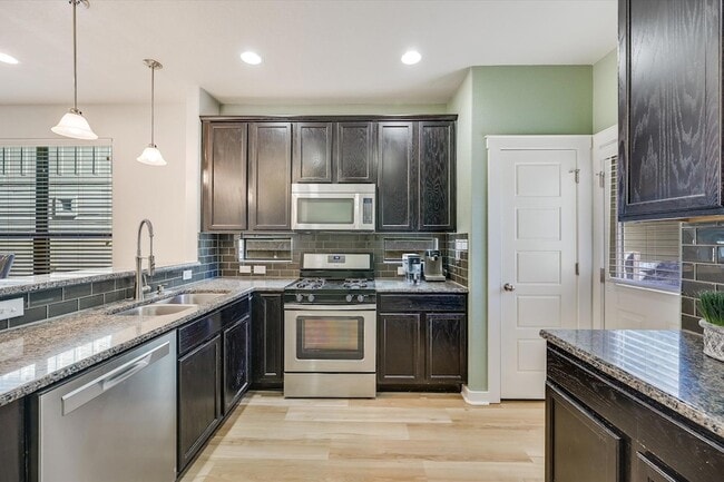 Building Photo - 2101 Rivers Edge Way