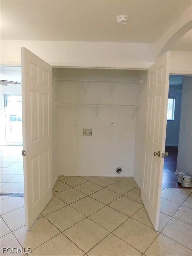 Building Photo - 1029 SE 11th St