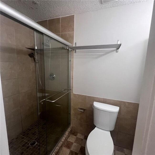 Building Photo - 3045 Steeplechase Dr