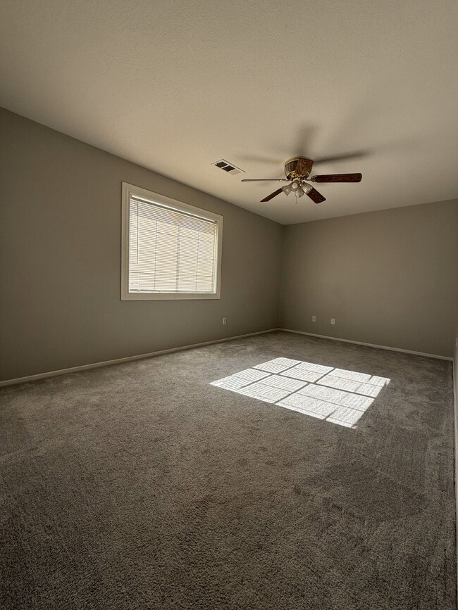 Building Photo - "Spacious 6-Bedroom Moreno Valley Haven wi...