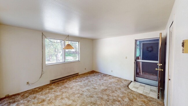 Building Photo - 2 bedroom duplex in quiet cul-de-sac