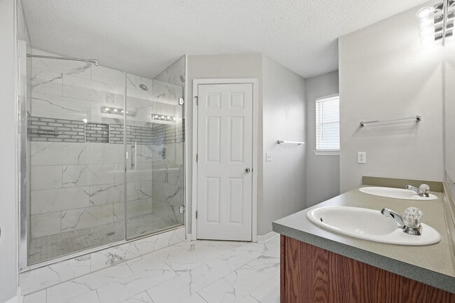Building Photo - 339 Peggy Dr