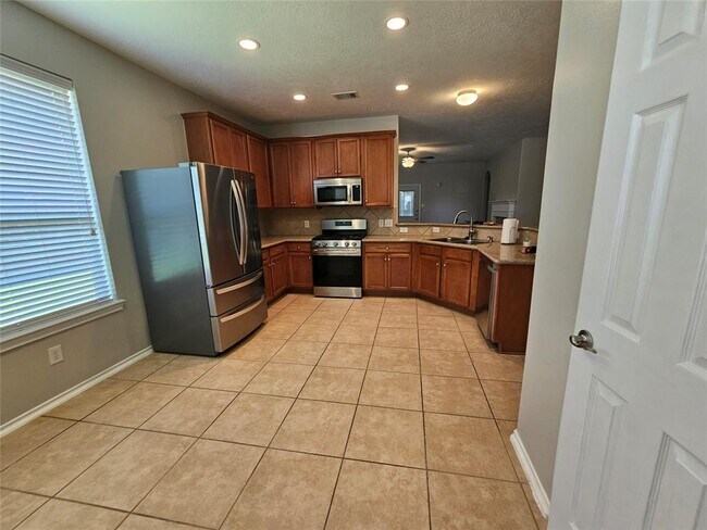 Building Photo - 2244 Waxwing Dr