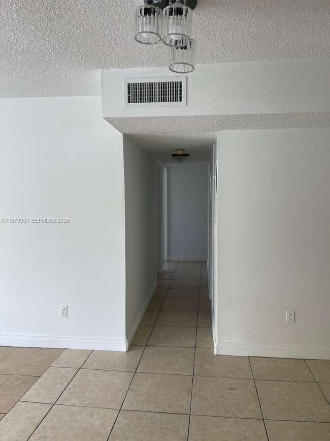 Building Photo - 3522 NE 171 St