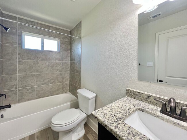 Building Photo - Spacious Townhome with a Private Backyard & No Rear Neighbors!