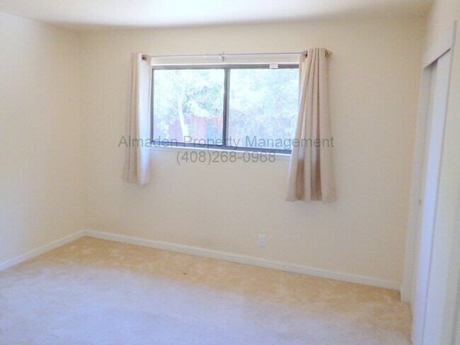 Building Photo - Cambrian 3BR/2BA Home w/ Central A/C, Pets Negotiable!