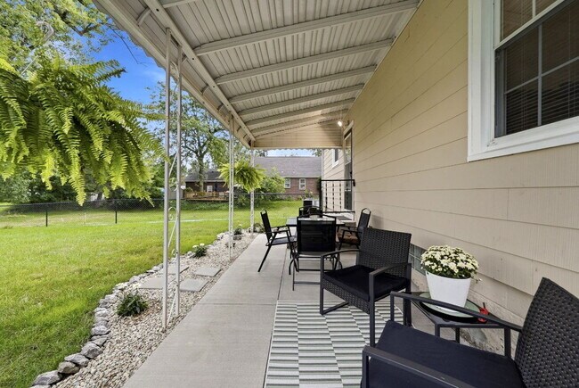 Building Photo - Furnished 3-Bedroom Single-Family Home in Lancaster