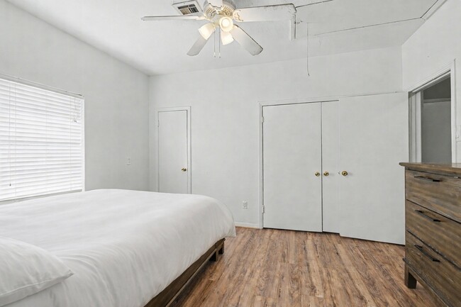 Building Photo - 2804 Arlington St