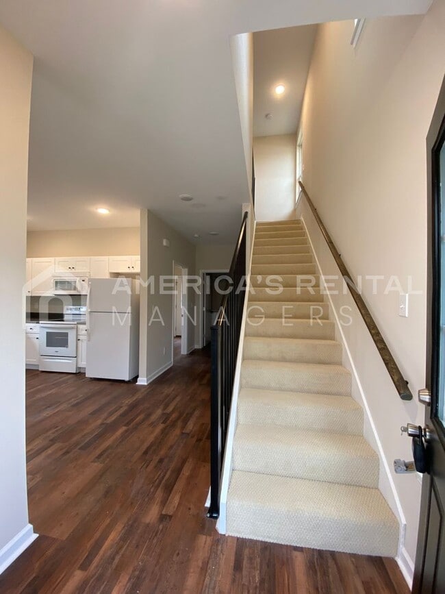 Building Photo - Home for Rent in Cullman! View with 48 Hou...