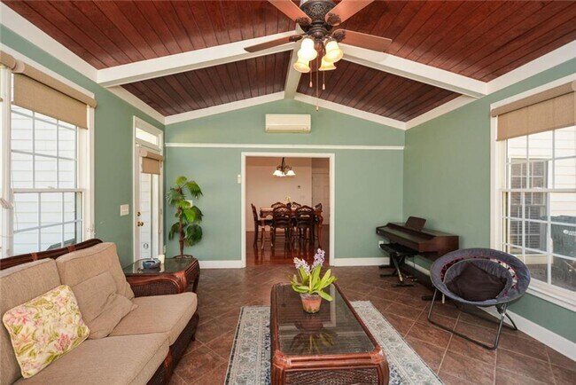 Building Photo - Welcome to this stunning West Cobb home! 5...