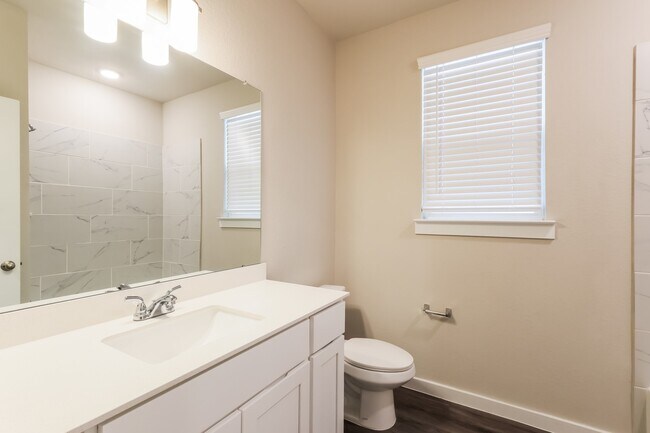 Building Photo - 18334 W Centro Cir