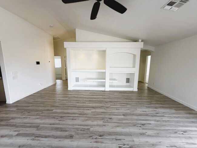Building Photo - 3816 S 74th Dr