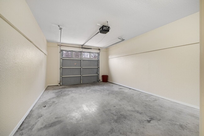 Building Photo - 100 Grand Brook Dr