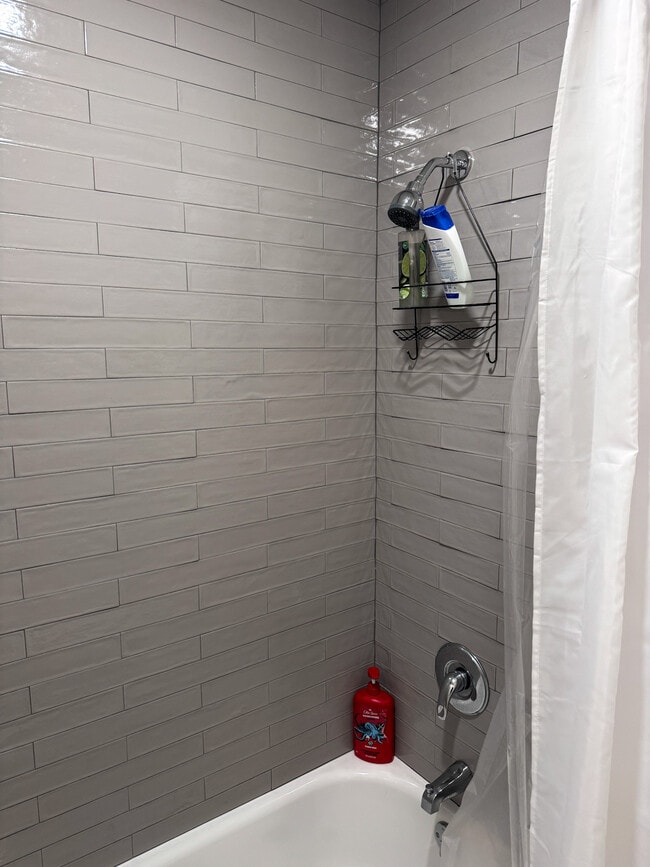 Building Photo - 807 Park Lane