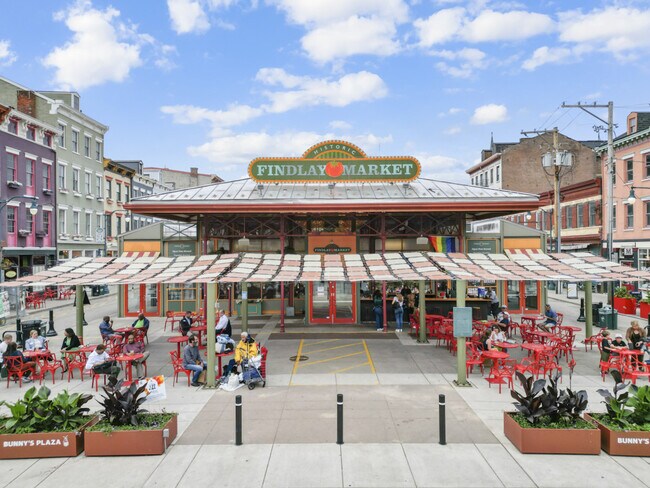 Building Photo - 122 W Elder St