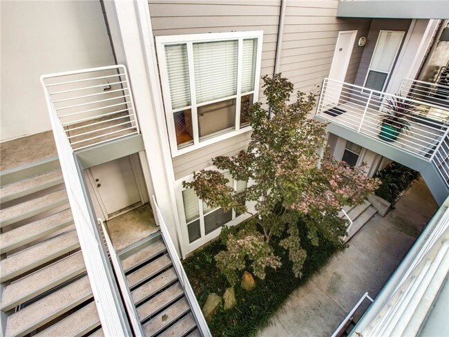 Building Photo - 3711 Holland Ave