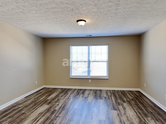 Building Photo - 906 Grand Oak Drive