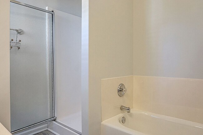 Building Photo - Cozy Comfort & Convenience: Your New 3 BR,...