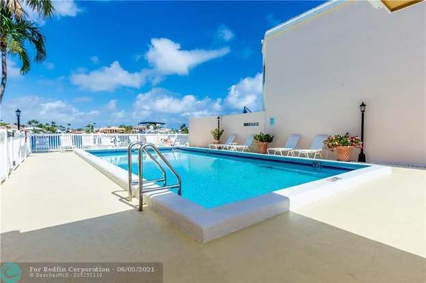 Building Photo - 270 Captains Walk