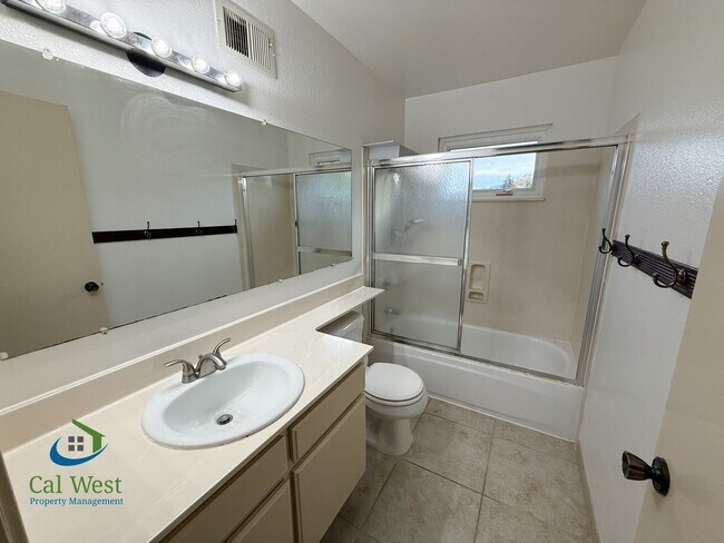 Building Photo - $4495 - Spacious 5 Bed/3 Bath Gilroy Home Located in Sunrise Park Neighborhood