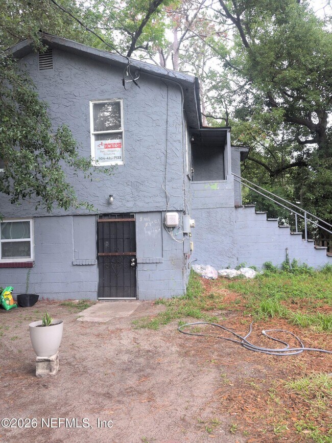 Building Photo - 1551 W 33rd St