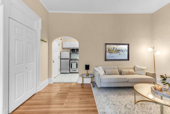 Building Photo - 45 Monroe Pl