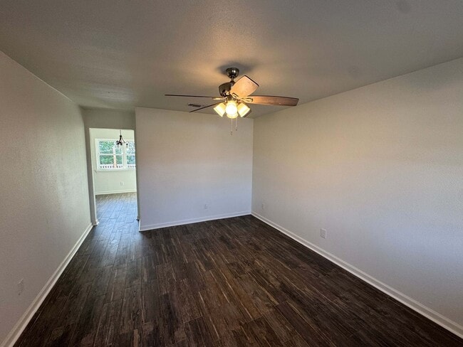 Building Photo - Spacious and recently remodeled 3 bedroom, 2 bathroom home located in a quiet neighborhood in Cop...