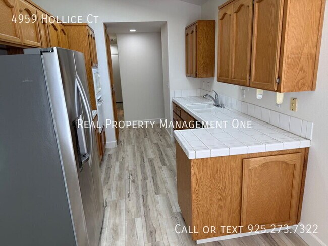 Building Photo - 4959 Hollice Ct