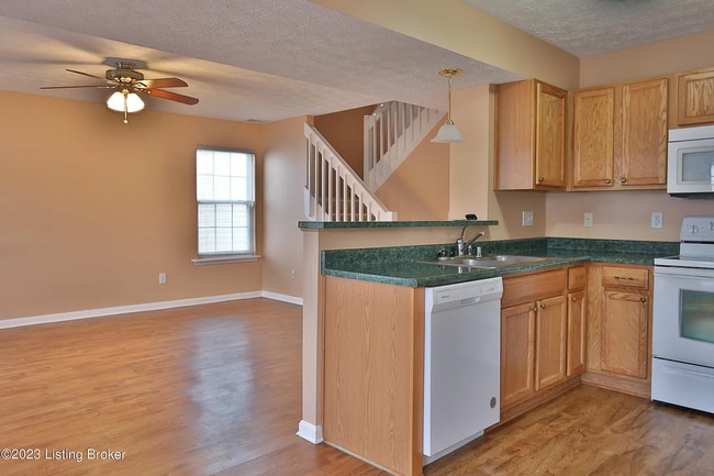 Kitchen - 6736 Arbor Creek Dr