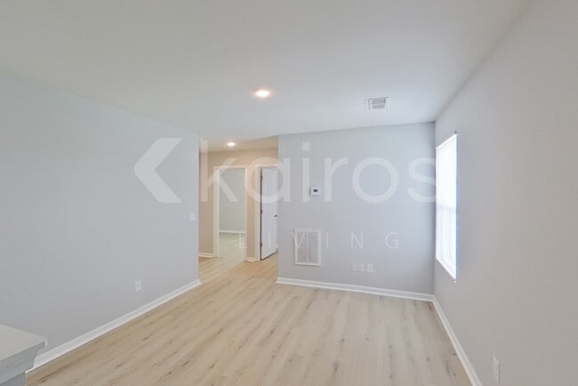 Building Photo - 119 Combine Ln